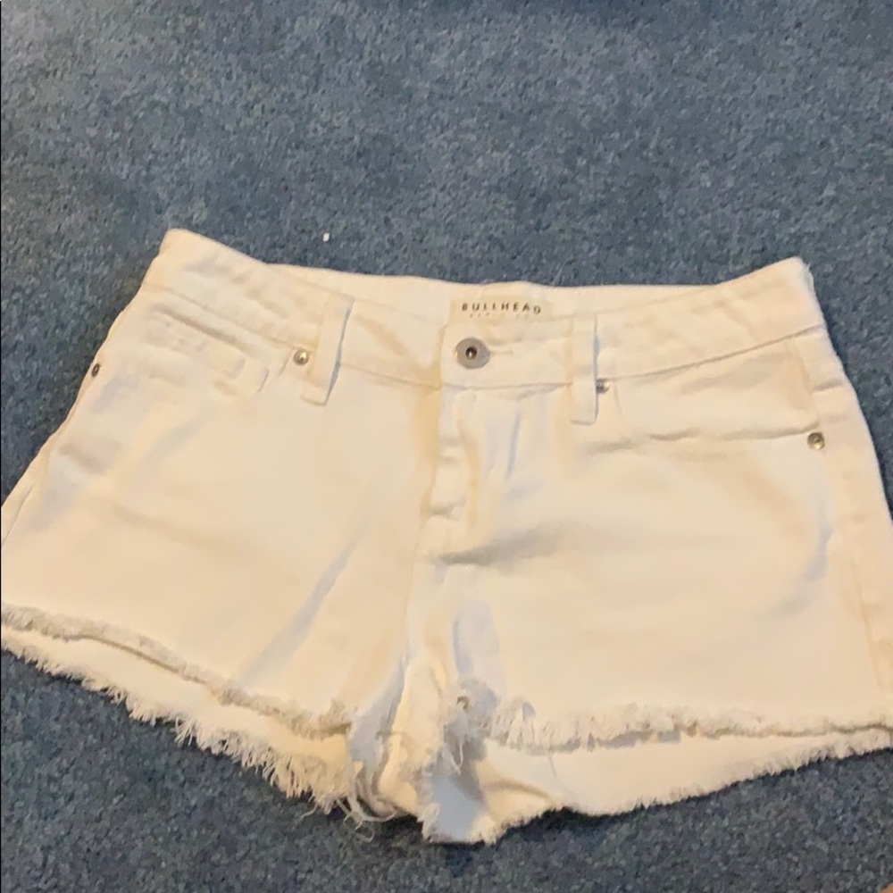 bullhead white low rise denim shorts